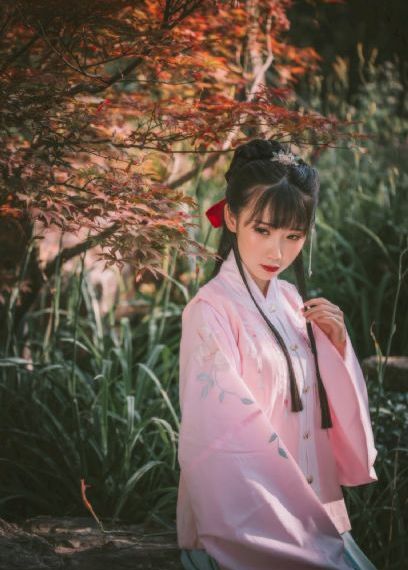 痴汉电车侵犯女学生电车痴汉视频