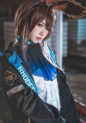 闪耀的他